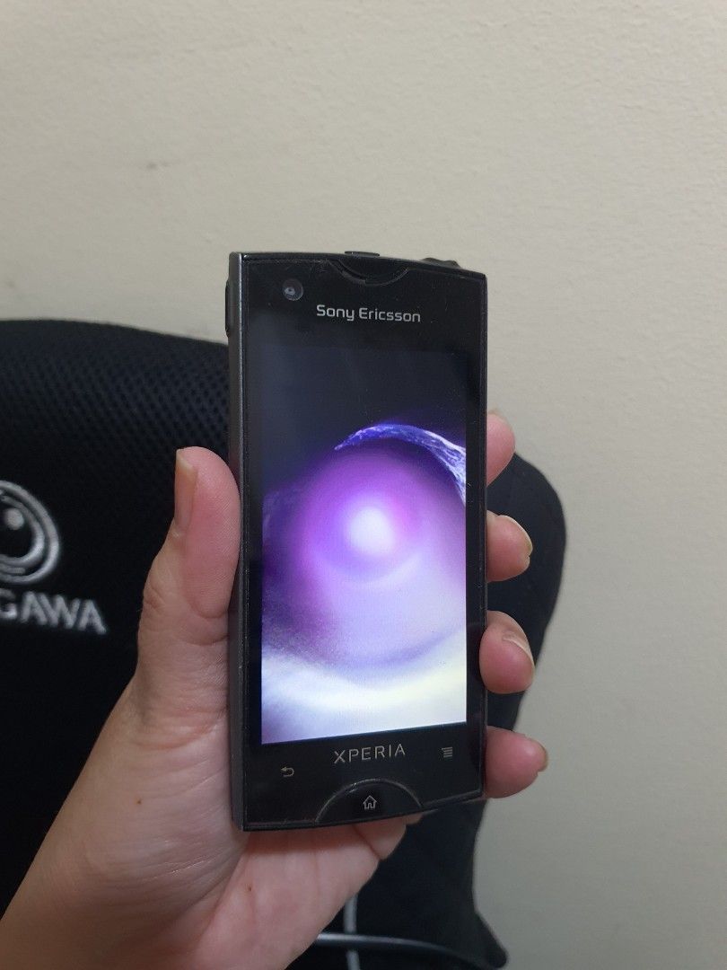 Vintage Sony Experia (Category: Sony) located in Taguig. Submitted by uniquefindsmnl (Listing ID 1238618738, Image 2). Description: uses type A android charger back up phone.