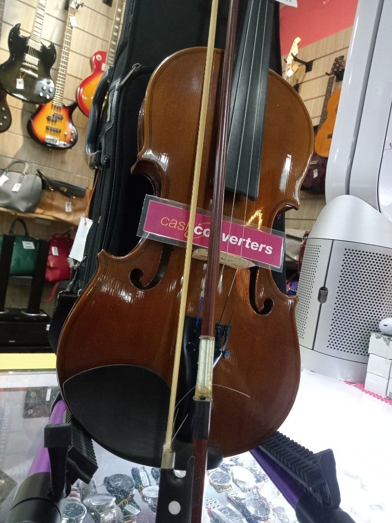 Valencia Violin Full Size With Case Brand New V160, Hobbies & Toys