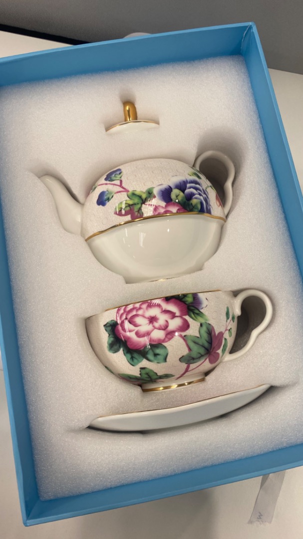 Wedgwood Cuckoo Tea for One Tea Set, Furniture & Home Living