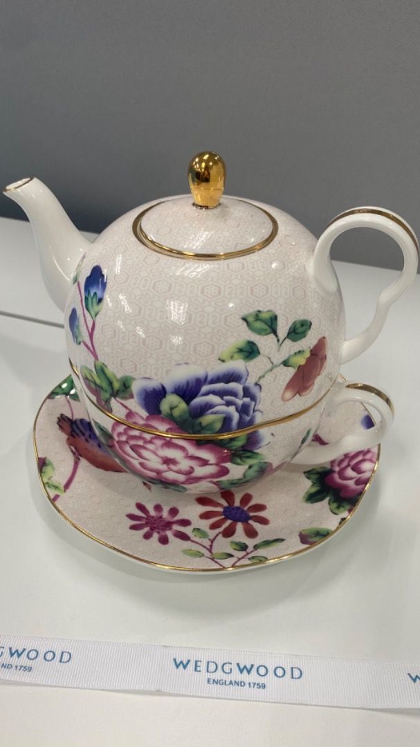 Wedgwood Cuckoo Tea for One Tea Set, Furniture & Home Living