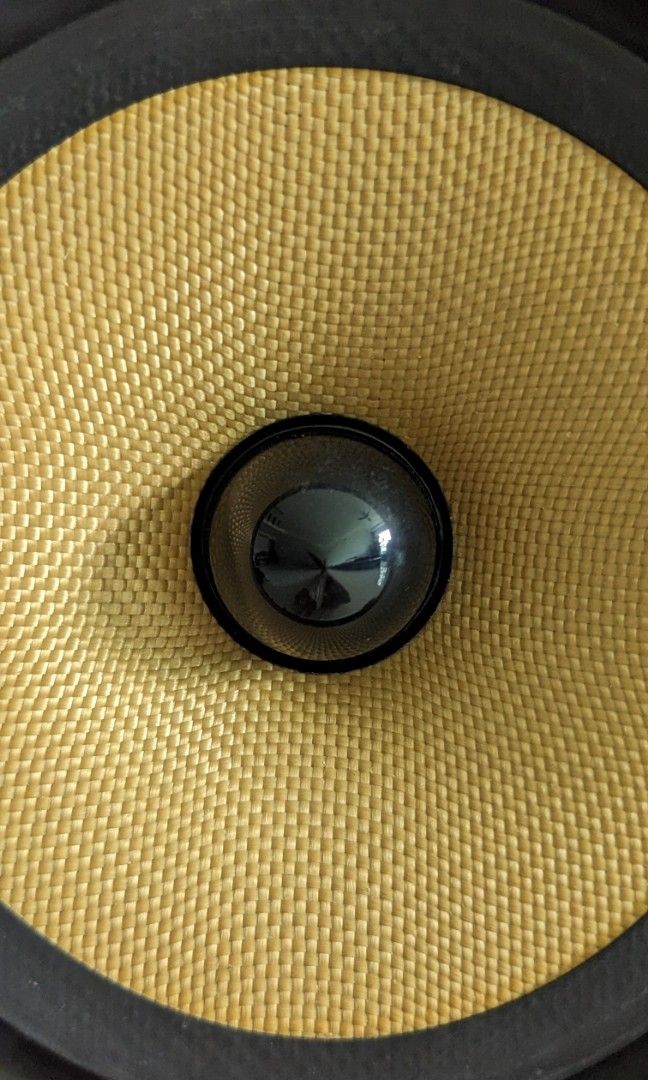 Well maintained Wharfedale diamond 8.3 floorstand stereo speakers, Audio, Soundbars, Speakers