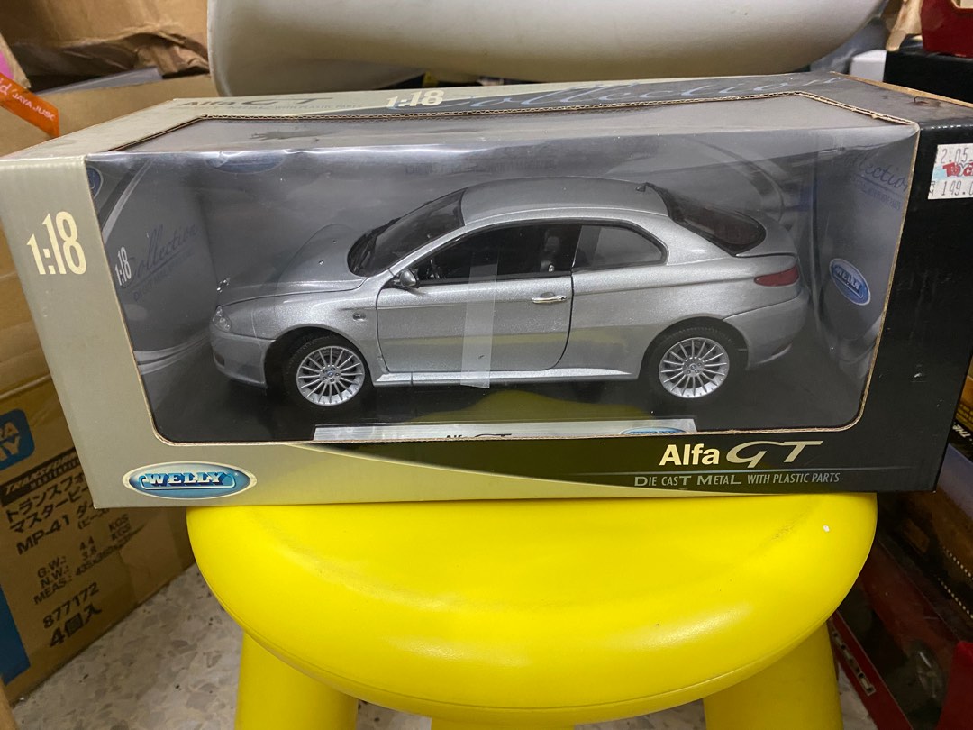 Welly Alfa Romeo GT Coupé 2003 - Silver (1:18 scale), Hobbies & Toys, Toys  & Games on Carousell