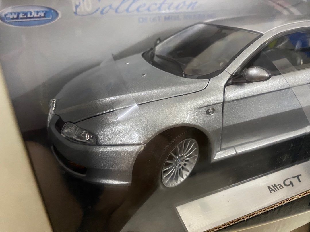 Welly Alfa Romeo GT Coupé 2003 - Silver (1:18 scale), Hobbies & Toys, Toys  & Games on Carousell