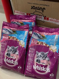 Whiskas playbox deals