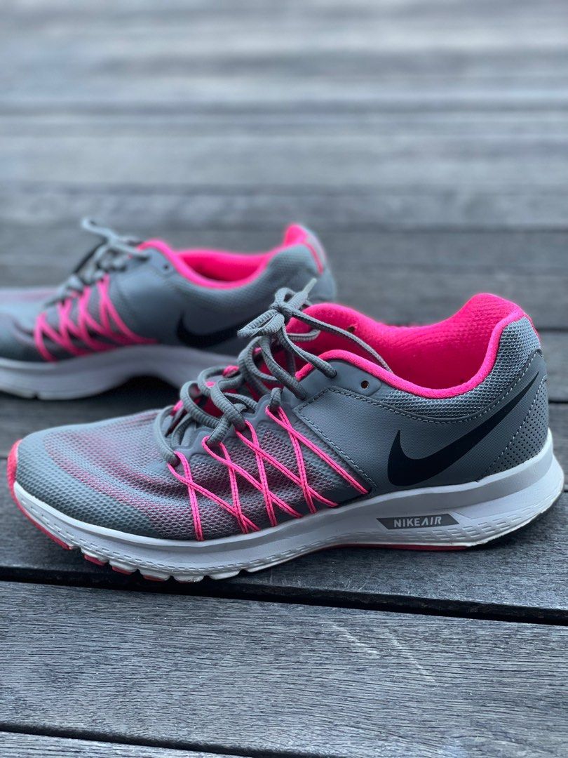 Nike air relentless deals 6 trainers ladies