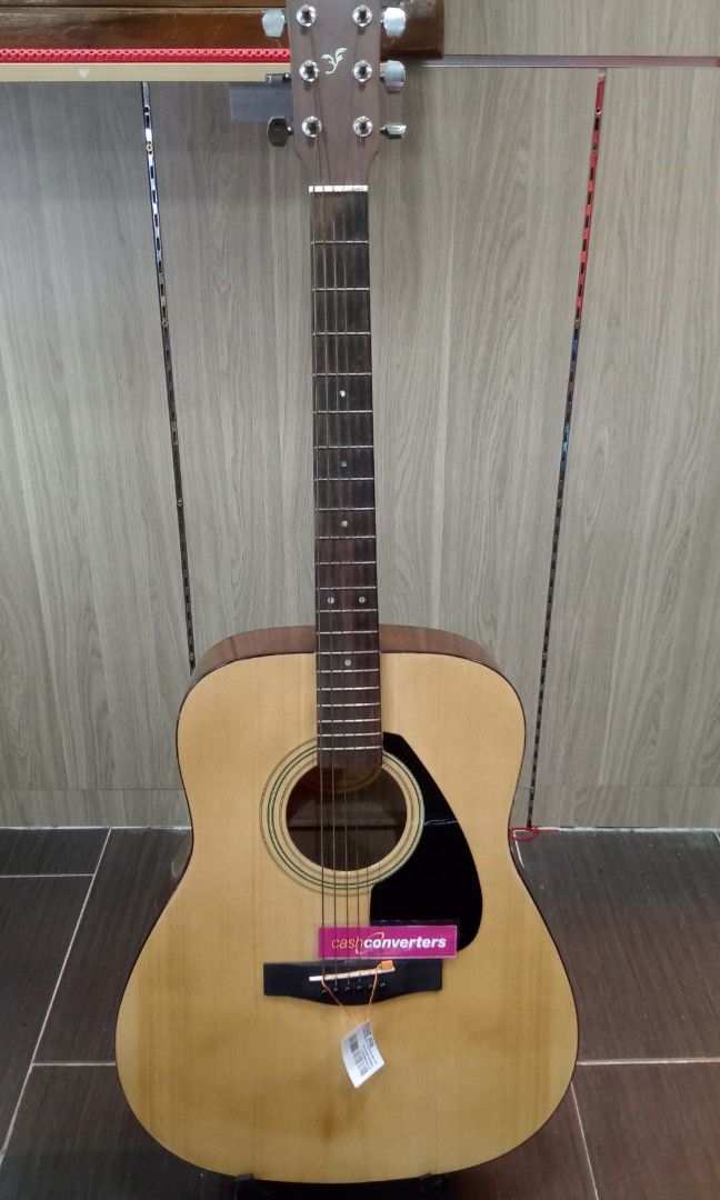 Yamaha F310 Acoustic Guitar 6 String Made In Indonesia, Hobbies & Toys