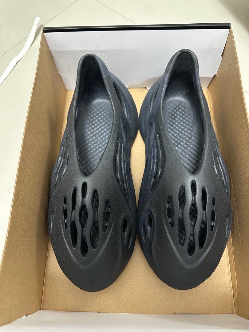 yeezy slides foam runner black