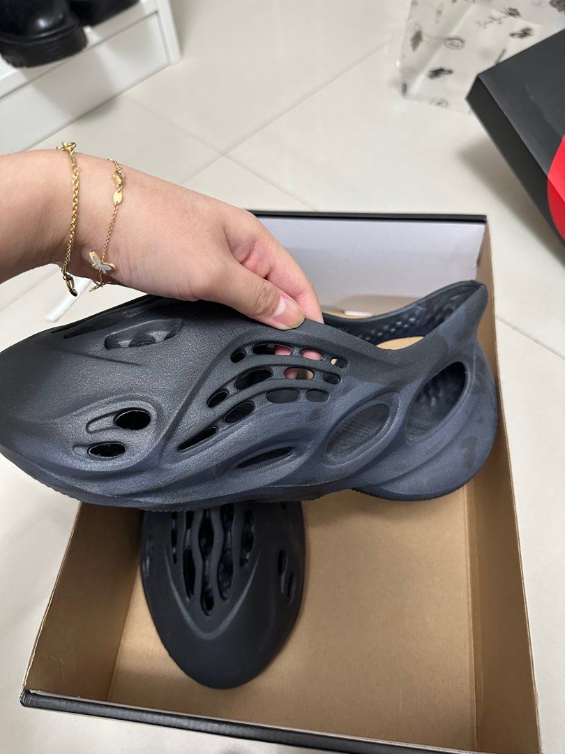 adidas foam runner black