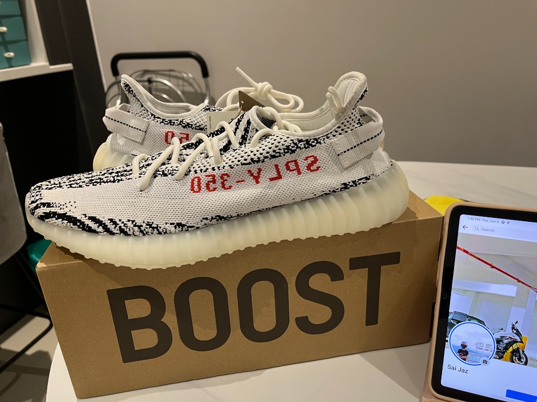 Yeezy boost 350 v2 zebra retail top