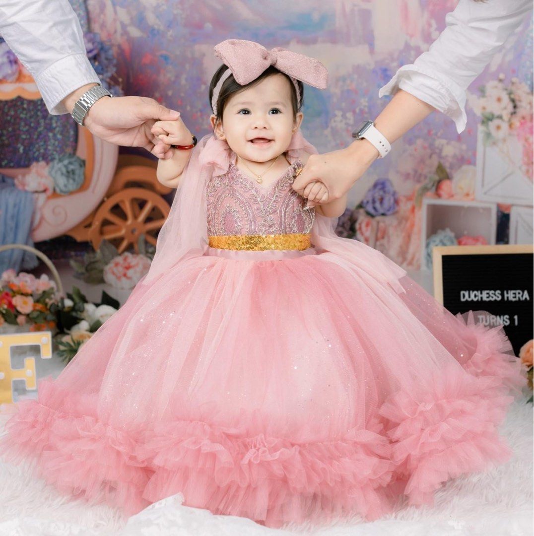 1 year old baby gown outlet