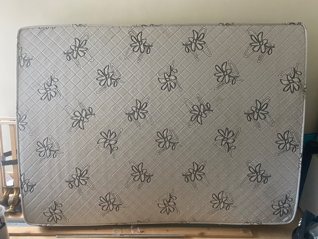 海馬 海馬牌 雙人床 床褥 4呎6 x 6呎3 190cm x 137cm 連 床架, 傢俬&家居, 傢俬, 床架及床褥 Carousell