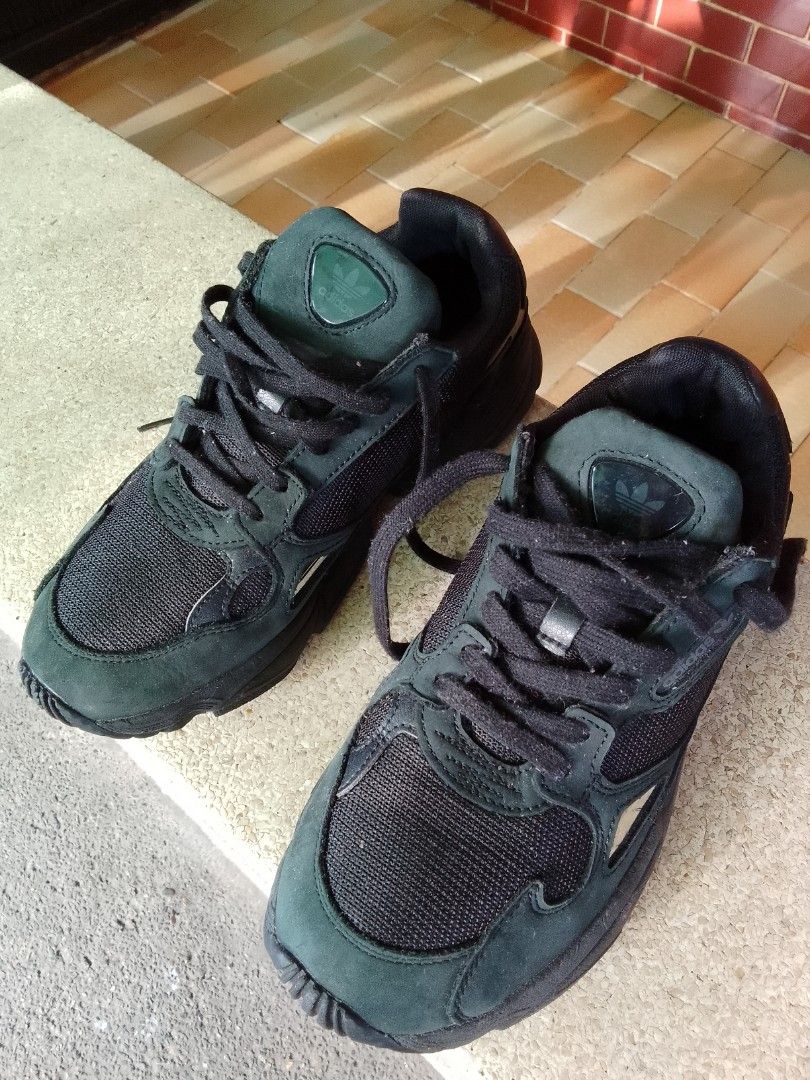 Torsion shoes store