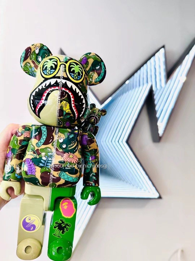 BAPE X STEVEN HARRINGTON SHARK BE@RBRICK 100% & 400% SET BAPE X STEVEN HARRINGTON SHARK BE@RBRICK 100% & 400% SET