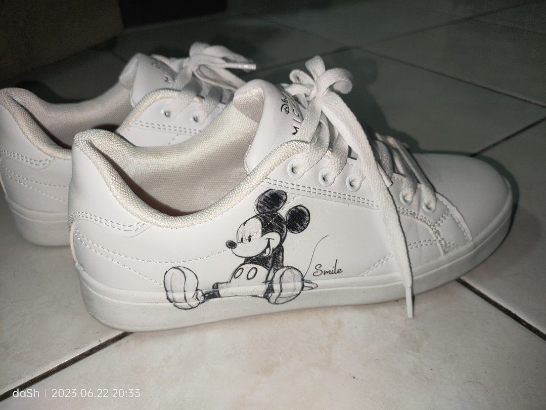 Bata mickey cheap mouse shoes
