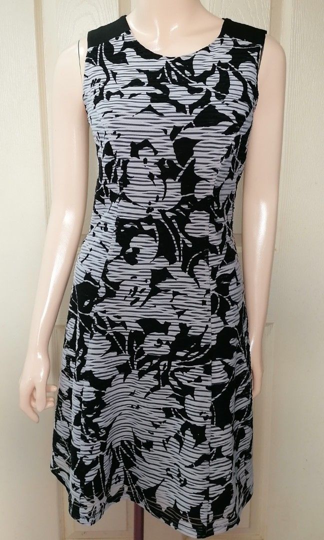 BLACK WHITE DRESS LOFT BY ANN TAYLOR Women s Fashion Dresses