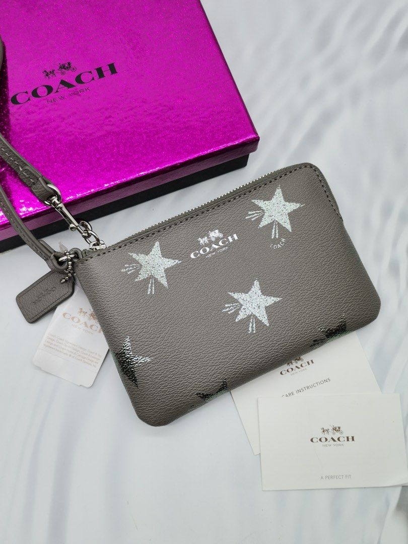 Coach sales wallet stars