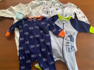 Branded Frogsuit 0-3 months (take all)