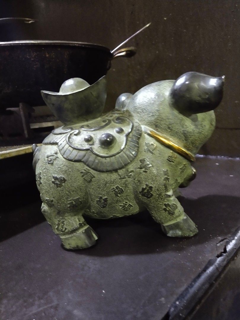 Brass vintage lucky pig statue, Hobbies & Toys, Memorabilia