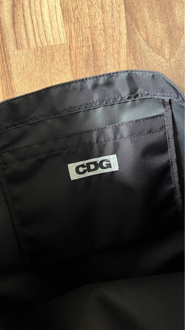 CDG Shoulder Bag 3