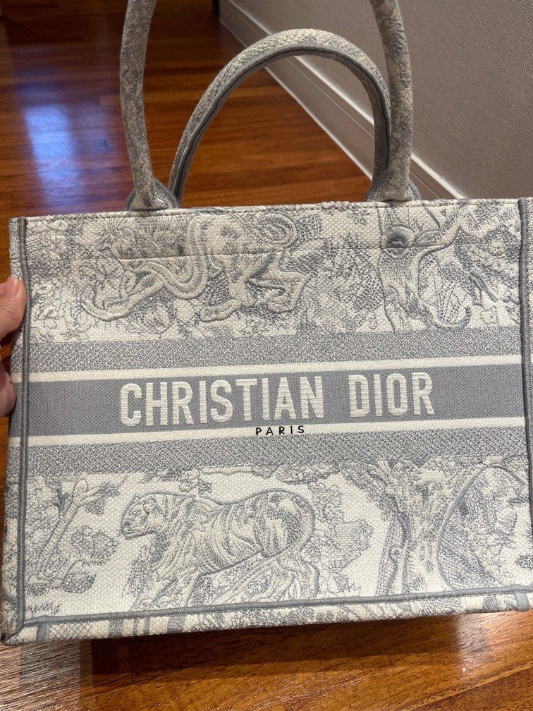 Christine dior store