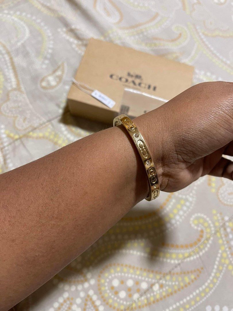 Coach kissing c hinged bangle clearance