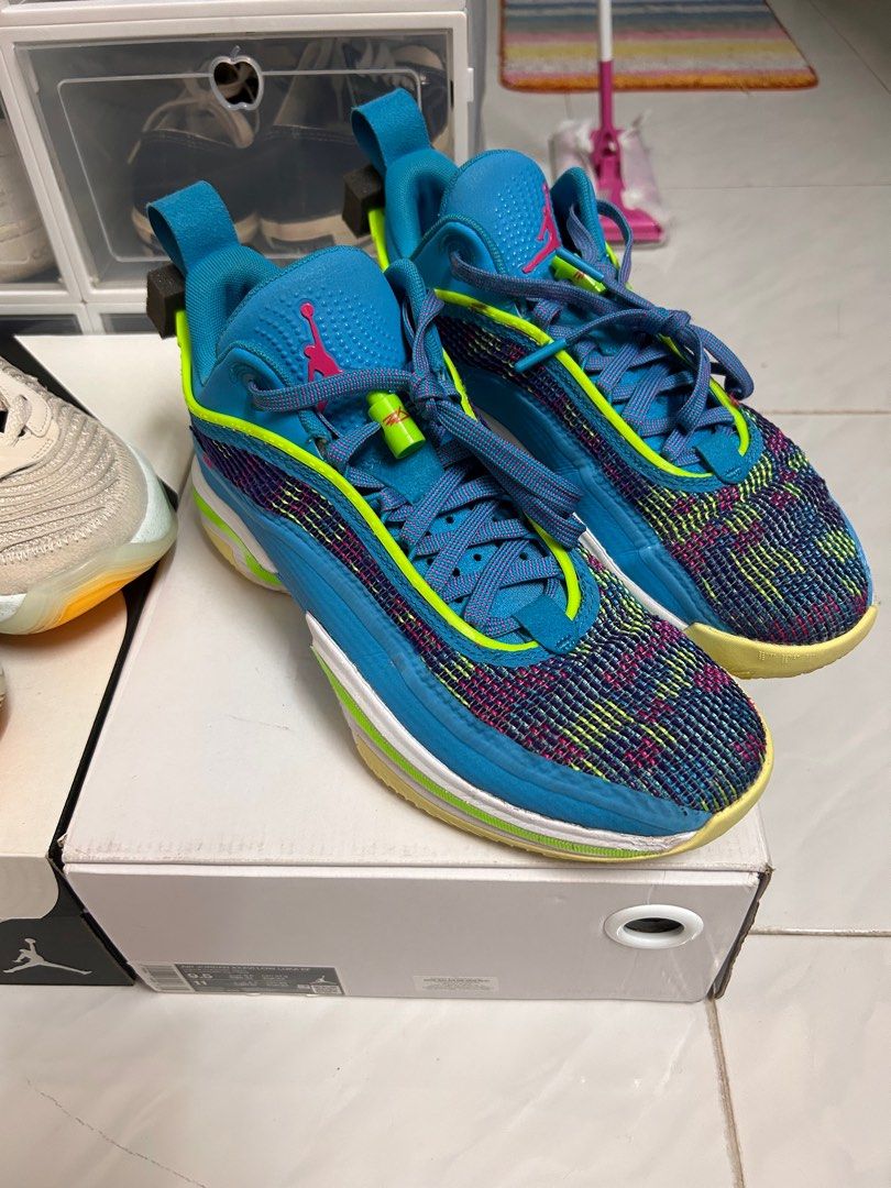 Deals on basketball shoes sales