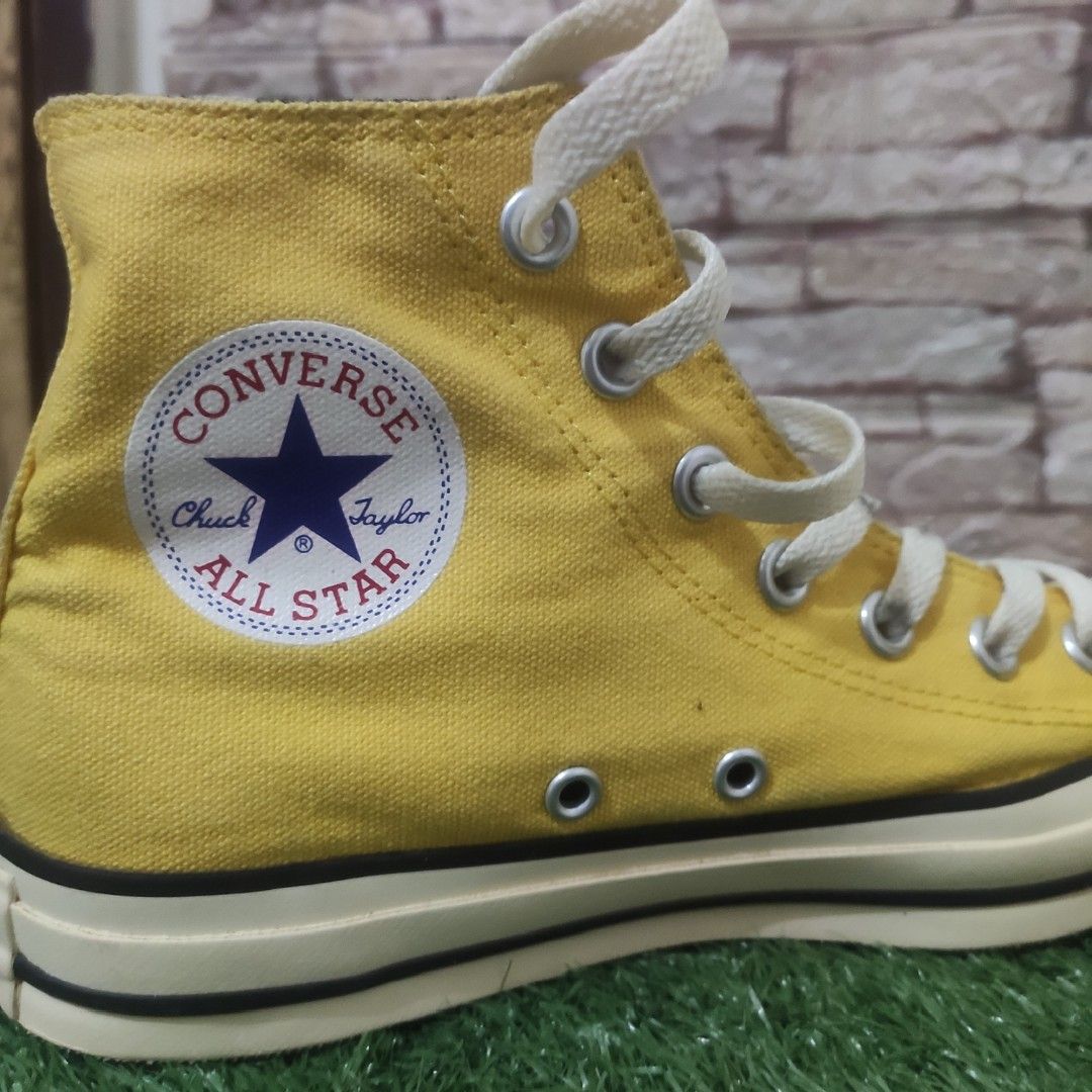 Yellow converse size 7 shop