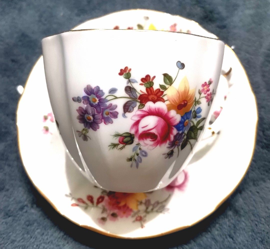 Derby Posies (Category: Coffee & Tea Tableware) located in Pasig City. Submitted by singledadreseller (Listing ID 1238943448, Image 3). Description: Derby posies by royal crown derby Size of cup is quite larger than regular cup English bone china very good condition Gold is intact no cracks or crazings.