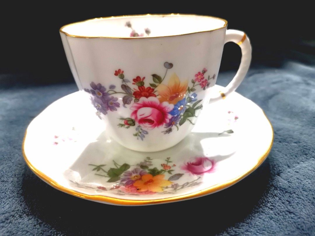 Derby Posies (Category: Coffee & Tea Tableware) located in Pasig City. Submitted by singledadreseller (Listing ID 1238943448, Image 1). Description: Derby posies by royal crown derby Size of cup is quite larger than regular cup English bone china very good condition Gold is intact no cracks or crazings.