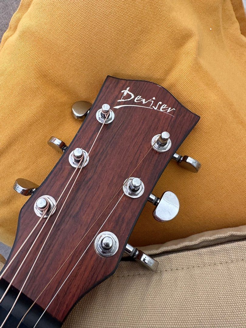 Deviser Acoustic Guitar (String issue), Hobbies & Toys, Music & Media ...