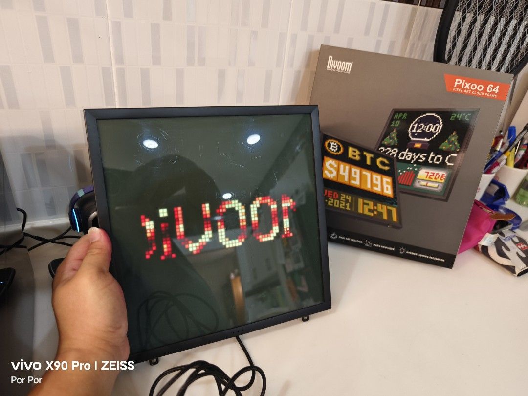 Divoom Pixoo 64 Pixel Art Big Display 64x64 WiFi Digital Frame
