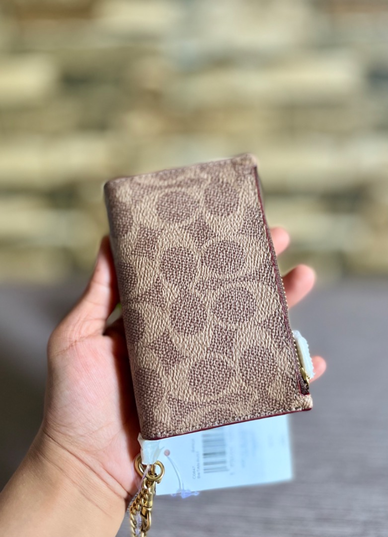Zip chain card discount case