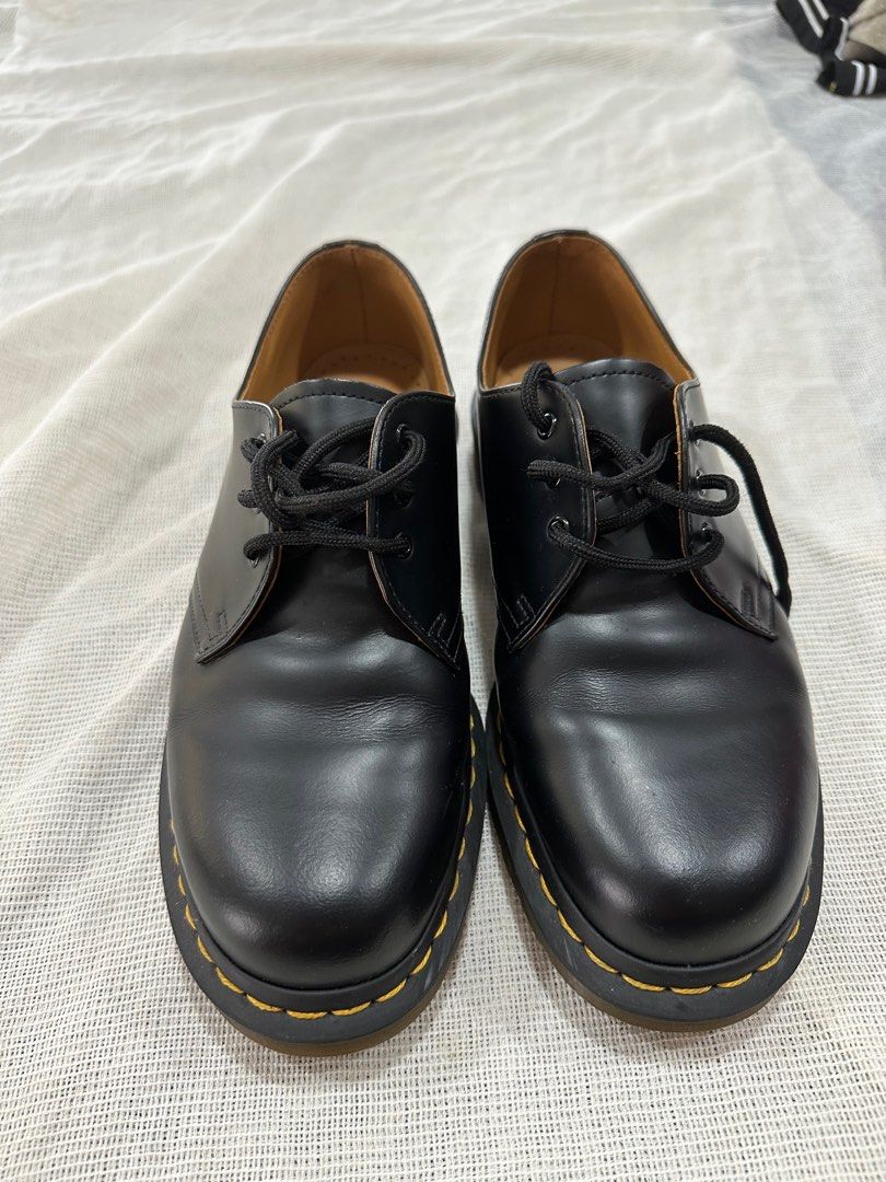 Matt black hotsell dr martens