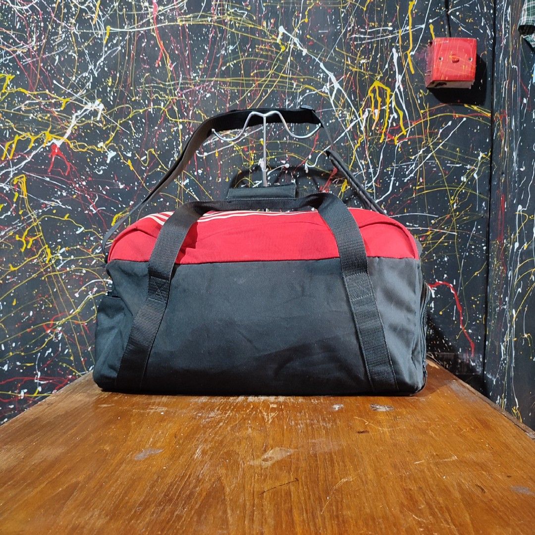 DUFFLE BAG ADIDAS, Olah Raga, Perlengkapan Olahraga Lainnya di Carousell