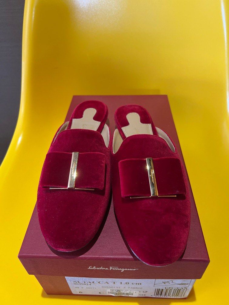 Ferragamo flower heel hot sale slipper shoe