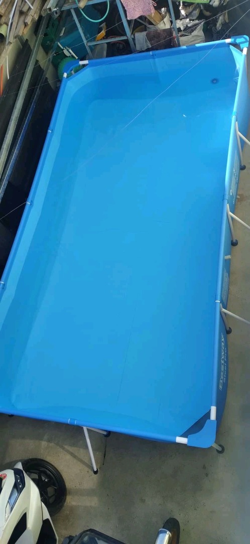 For sale 4m x 2.11m portable fool BESTWAY brand. 7500 with rubber mat ...