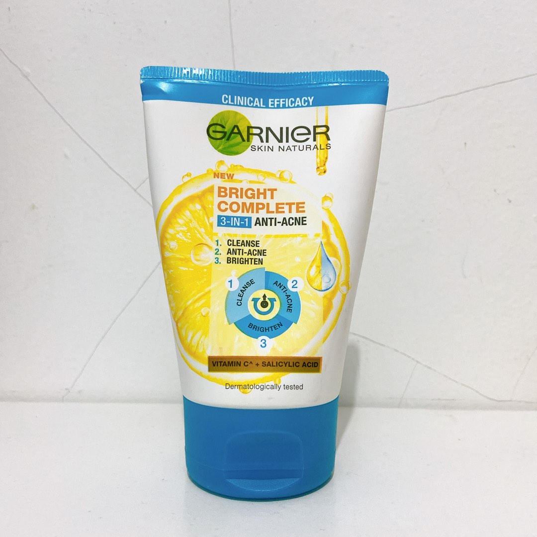 GARNIER Bright Complete 3 in 1 Anti Acne Facial Wash, Kesehatan