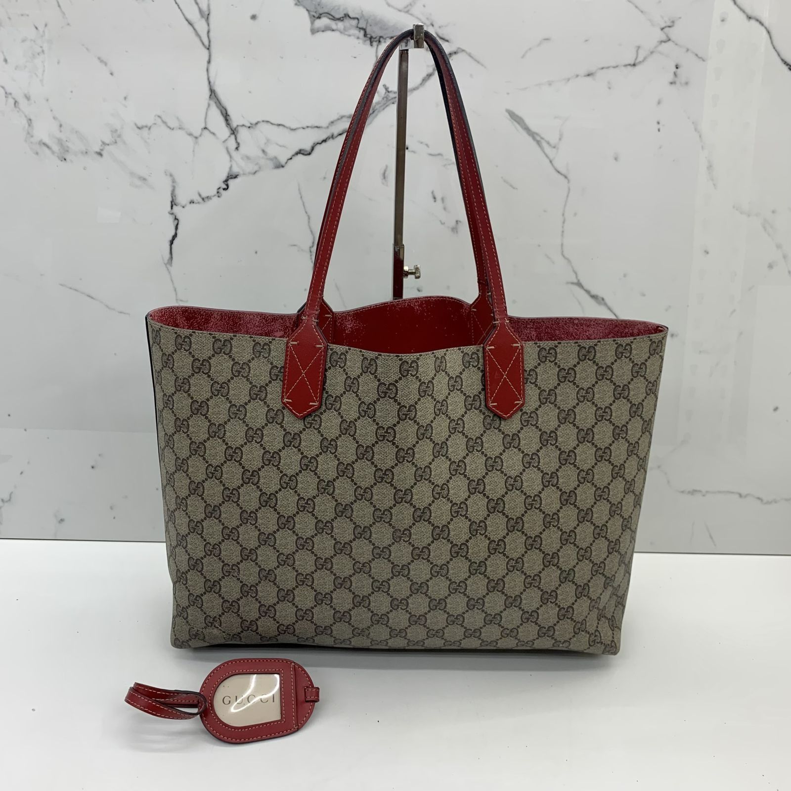 GUCCI 368568 GG BROWN CANVAS REVERSIBLE TOTE WITH CHARM TOTE BAG 237017357 KM