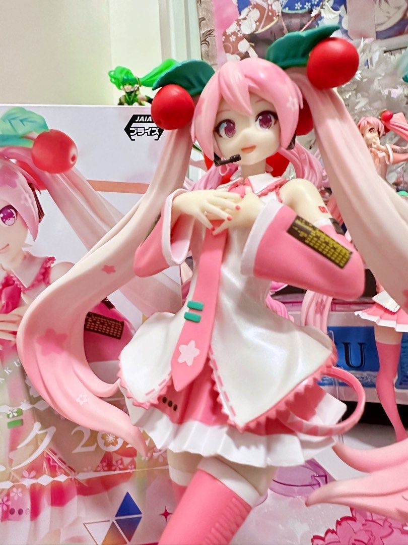 Hatsune Miku - Sakura 2023 (Category: Figurines & Statues) located in Pasay City. Submitted by otaku_shop_by_nanami.chan (Listing ID 1238888668, Image 2). Description: MISB Newly Released Figure Authentic Figure by Sega.