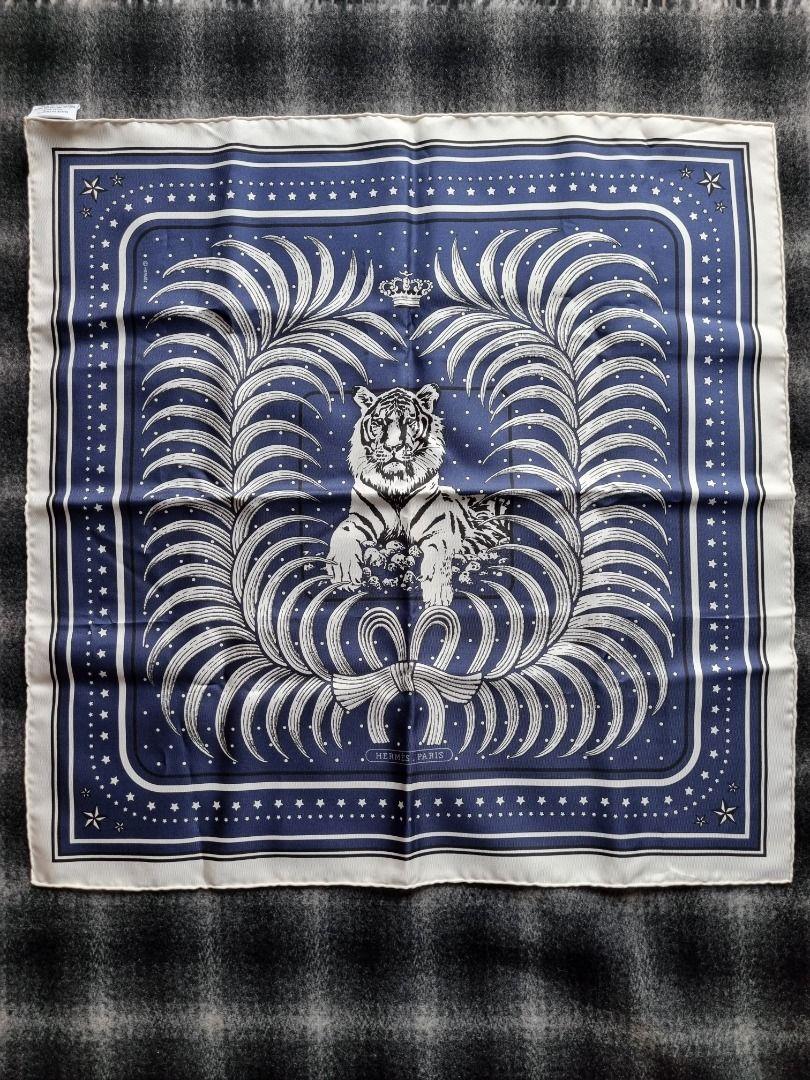 LOUIS VUITTON handkerchief Scarf monogram pattern Black Silk 55x55cm  Vintage