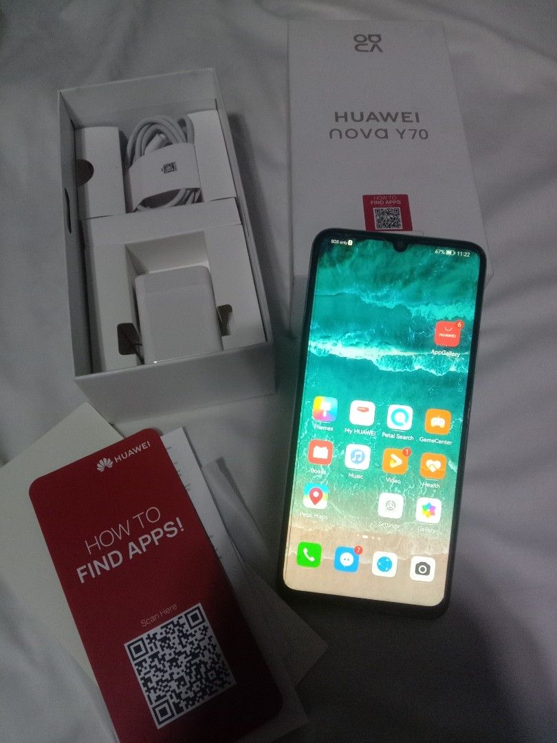 Huawei Y70 (Category: Huawei) located in Makati City. Submitted by rizzfranz (Listing ID 1238949803, Image 3). Description: im selling my 2 months old Huawei Y70 celfone with box complete pa po and no issue at all. sobrang kinis pa nya kase hindi naman masyado nagamit. may nagbigay ng iphone skin. message lang po thank you.