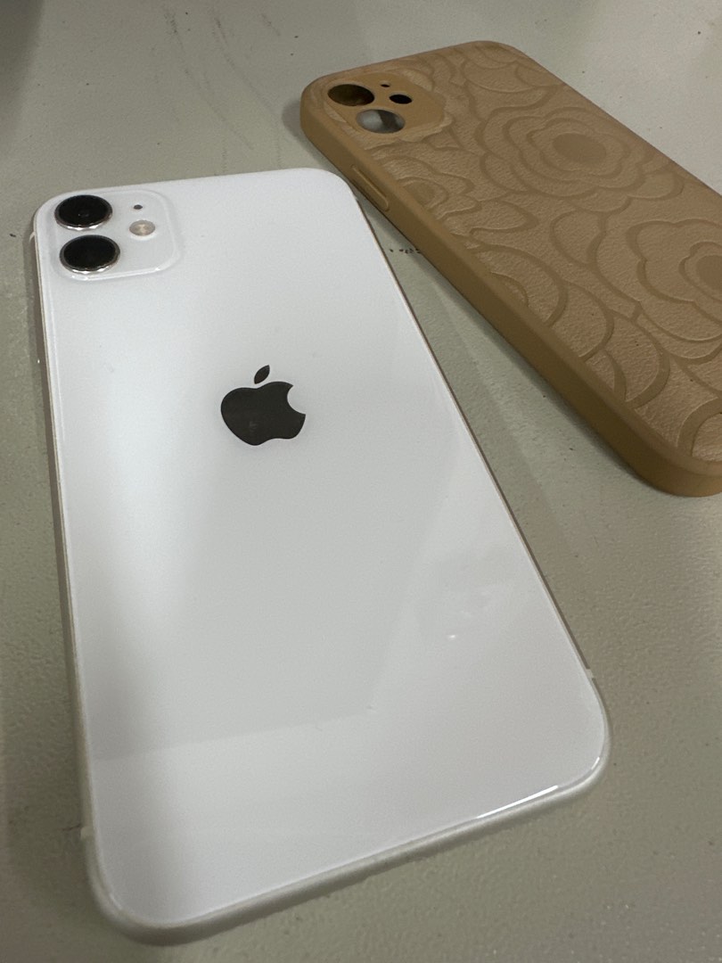 Iphone 11 White 128GB preloved on Carousell