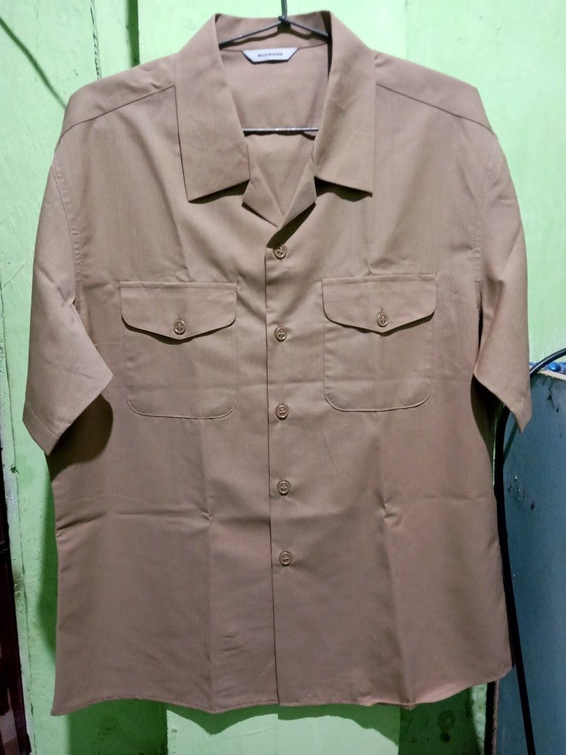 Kemeja polos warna coksu (warna lebih cakep aslinya) on Carousell