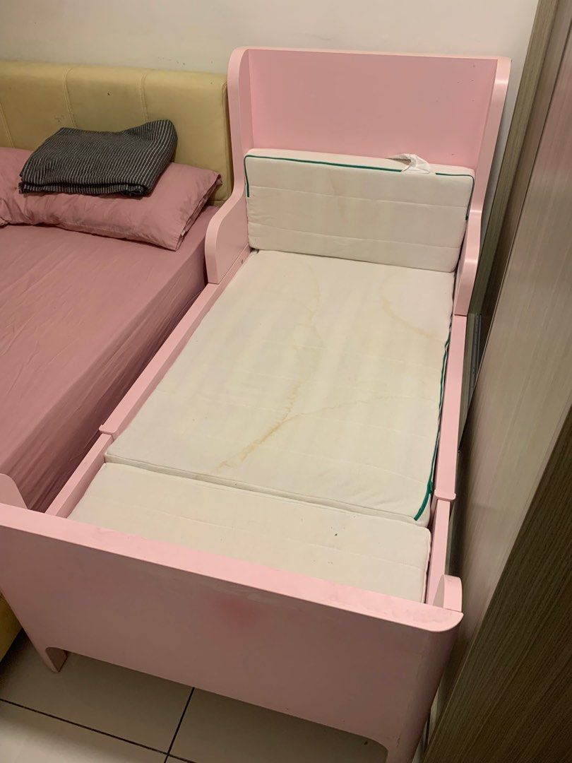 Ikea pink extendable shop bed