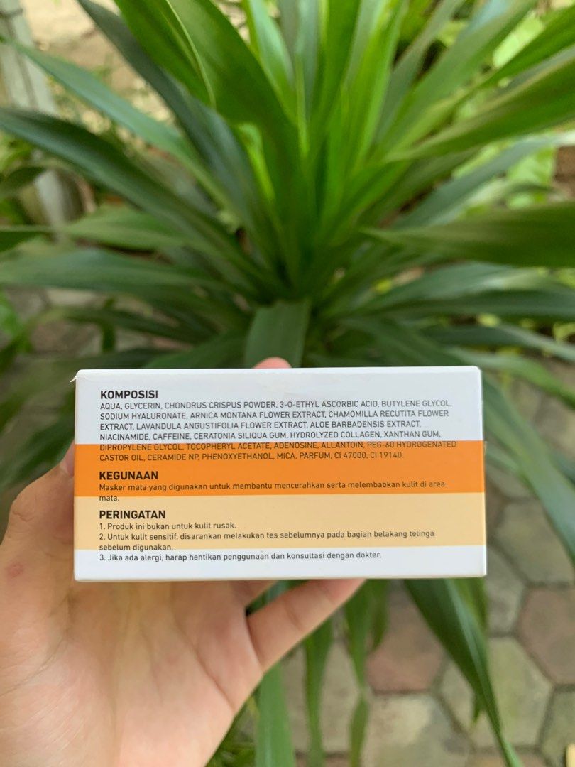 Lanbena Vitamin C Hydra Gel Eye Patches on Carousell