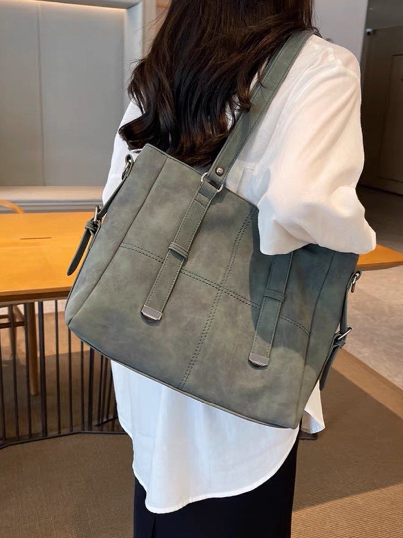 Roots 2025 annex tote