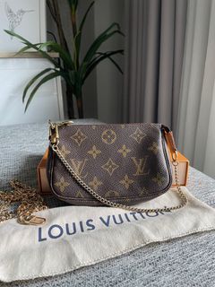 Pre-Loved Louis Vuitton Monogram Mini Pochette Accessoires by Pre-Loved by  Azura Reborn Online, THE ICONIC