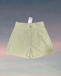 LOVITO gingham mom shorts