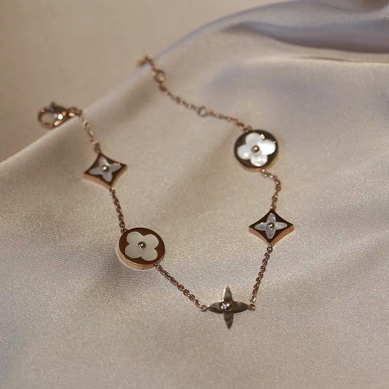 Vuitton - Bag - Pouch - Bracelet Louis Vuitton Idylle Blossom en or blanc  et diamant - Clutch - ep_vintage luxury Store - Monogram - Louis - M51901 –  dct - Partition