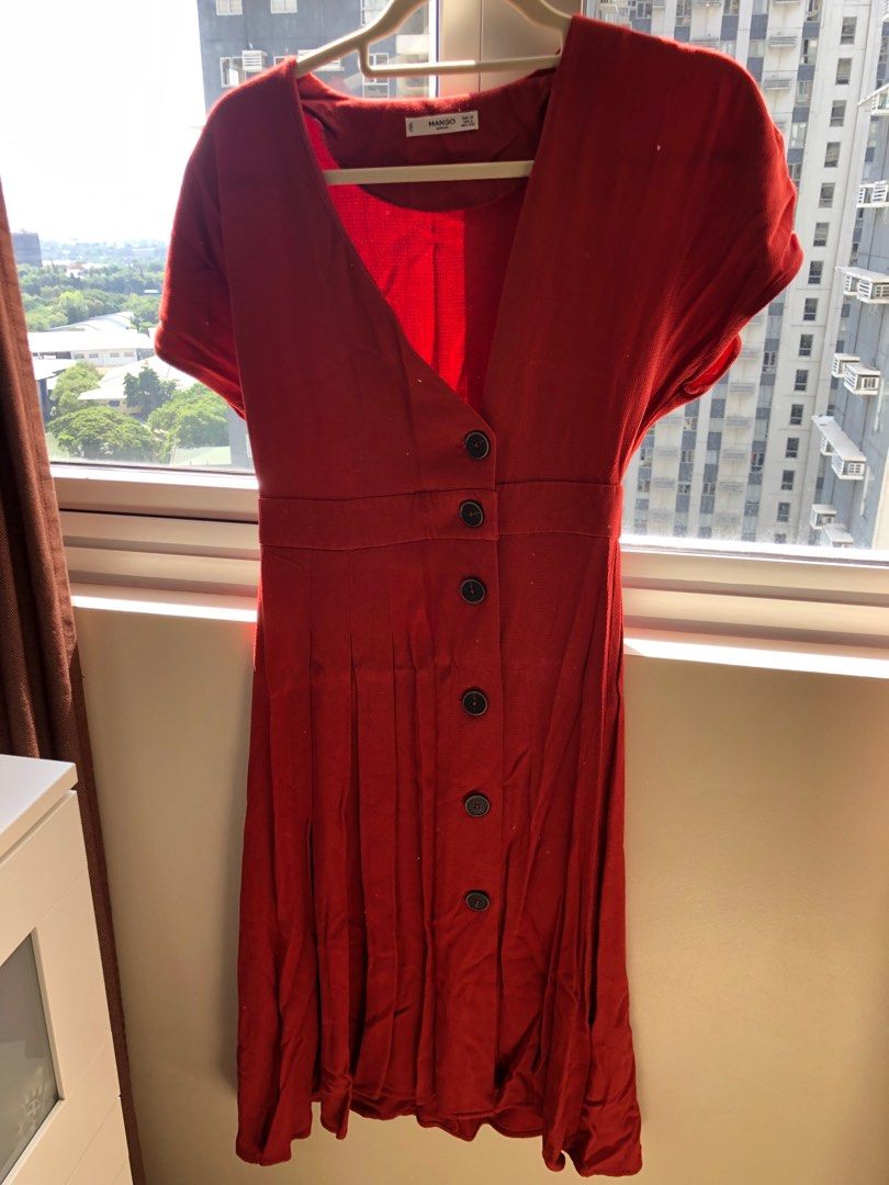 Mango Red Dress (Category: Dresses) located in Taguig. Submitted by user51982 (Listing ID 1238796920, Image 2). Description: RFS: decluttering my closet.
